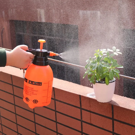 Pneumatic sprayer, Garden pump sprayer, 0.5 gallon hand-held lawn